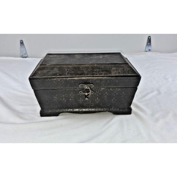 Costume Jewelry Mystery Box – Assorted Pieces in Vintage Storage Chest - Picture 1 of 5